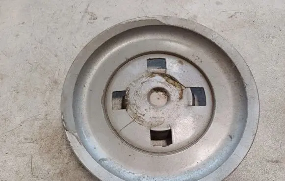 Volkswagen Golf IV Original wheel cap 1J0601149B