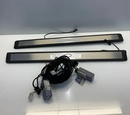 Mercedes-Benz E W211 Side skirt front trim A2116801335 2116801335 A2116801435