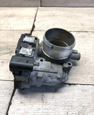 Volkswagen PASSAT B7 Throttle valve 03C133062AA