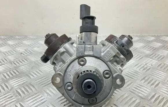 Fuel injection high pressure pump