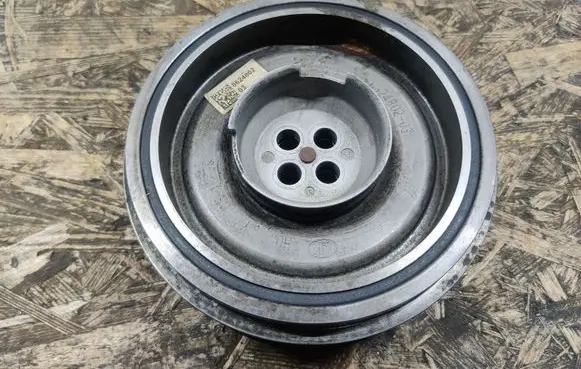 BMW 2 F45 Crankshaft pulley 8624802