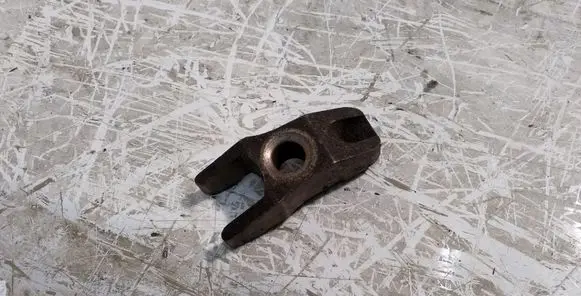 Audi A6 S6 C5 4B Fuel Injector clamp holder