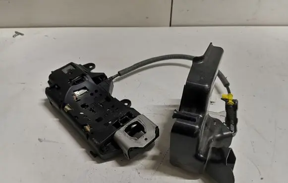 Audi Q5 SQ5 Front door lock 8X2837016