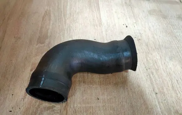 Audi A4 S4 B7 8E 8H Engine coolant pipe/hose