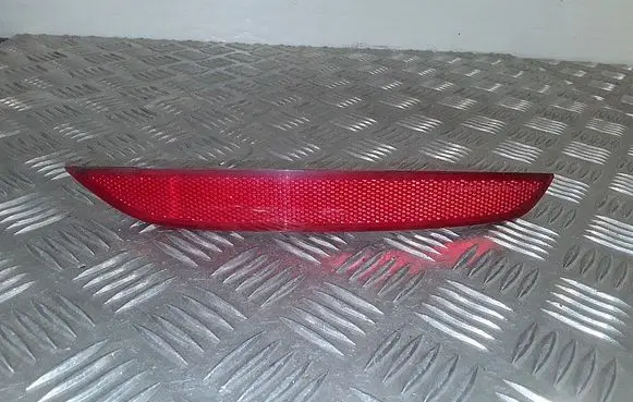 BMW 2 F46 Rear tail light reflector 7360872