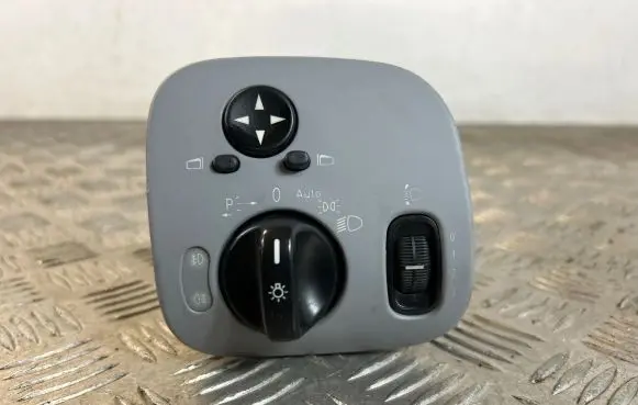 Mercedes-Benz C W203 Light switch A2035450604 24406574726