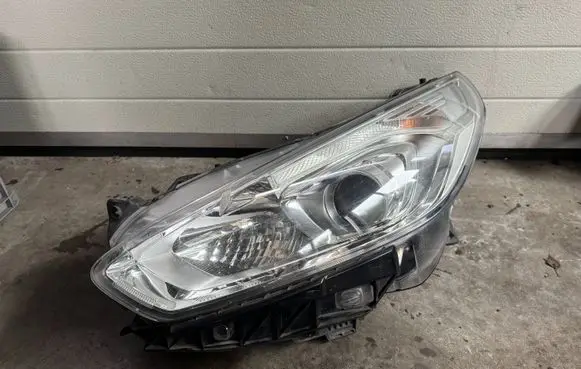 Ford S-MAX Headlight/headlamp EM2B13W030AF