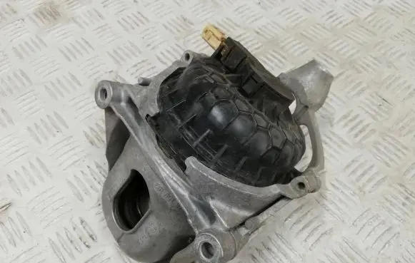Audi A5 Engine mount bracket 4M0199372FC 11022019