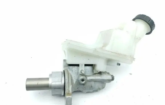 Master brake cylinder