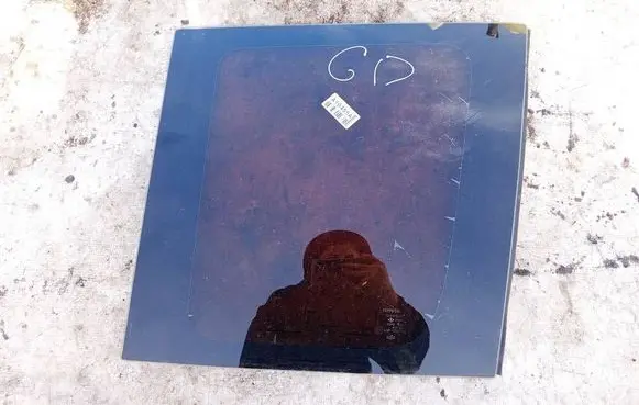 Toyota Yaris Verso Rear side window as2