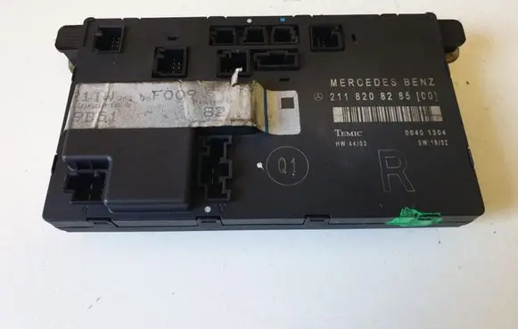 Mercedes-Benz E W211 Door control unit/module 2118208285