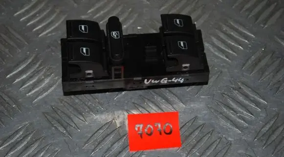 Volkswagen PASSAT B6 Electric window control switch 1K4959857A