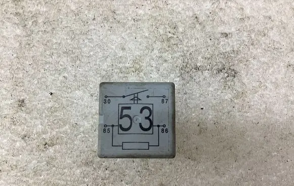 Skoda Fabia Mk2 (5J) Other relay 141951253B 20240072