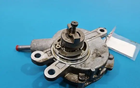 Toyota Verso Vacuum pump 16040985 IMPRK1582733