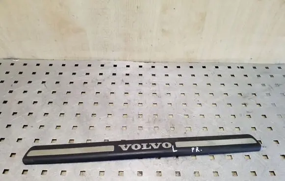 Volvo XC70 Front sill trim cover 8659960