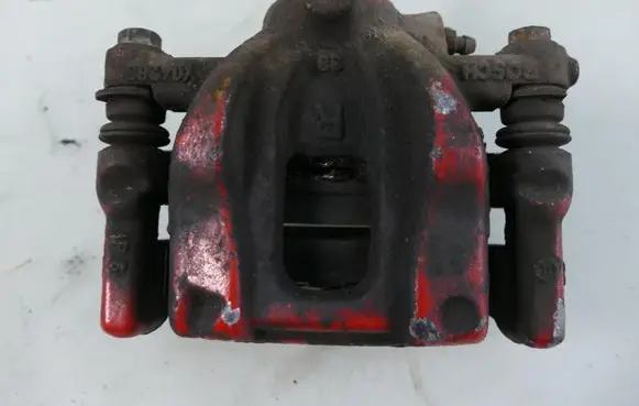Honda CR-V Rear brake caliper