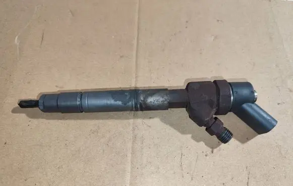 Fuel injector