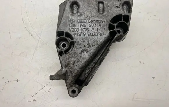 Peugeot 3008 II Engine mounting bracket 03L199207A V200KTS21