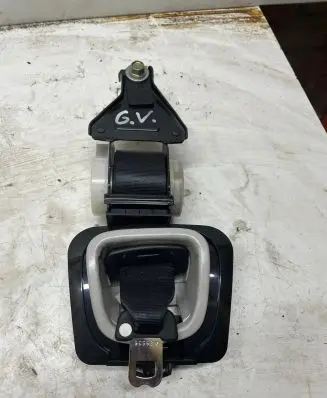 Middle seatbelt (rear)