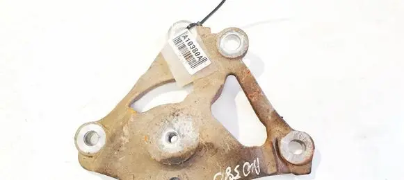 Engine mounting bracket