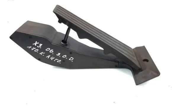 BMW X3 E83 Accelerator throttle pedal 6772645