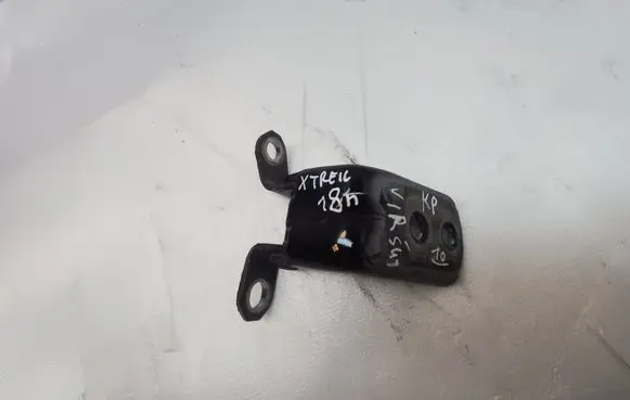 Nissan X-Trail T32 Front door upper hinge