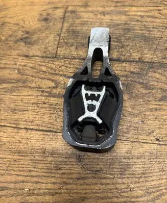 Engine mount bracket