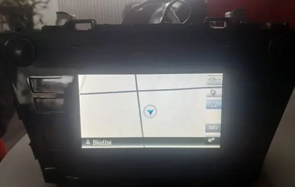 Toyota Prius+ (ZVW40) Radio/CD/DVD/GPS head unit 8614047231
