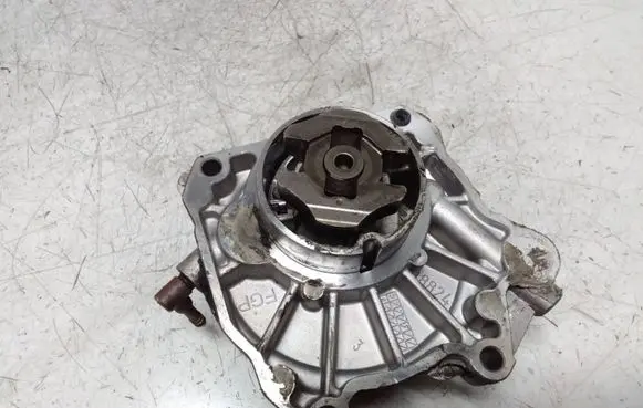 Opel Zafira B Vacuum pump 55188660