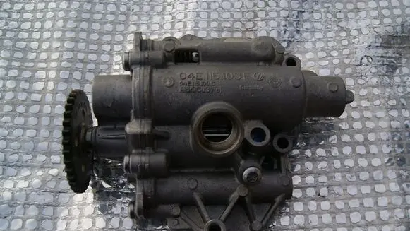 Audi A1 Oil pump 04E115103F