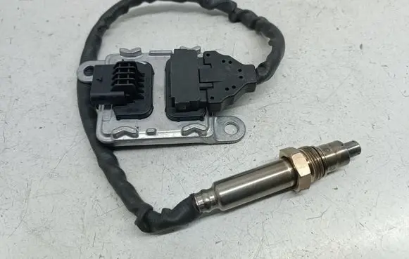 Mercedes-Benz E W213 Lambda probe sensor A0009058011 SNS1005A 0009058011