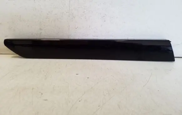 Chevrolet Captiva Front door trim bar 96630763