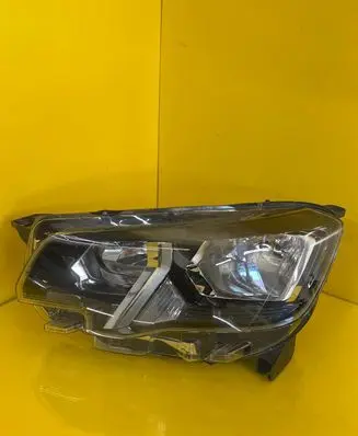 Peugeot Rifter Headlight/headlamp 9816826980