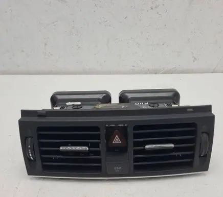 Mercedes-Benz C W204 Dash center air vent grill 0628000741 33690402 2048706858