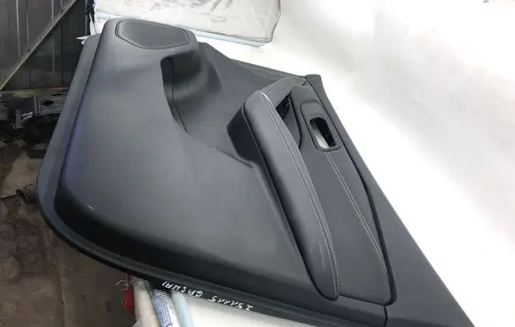 Nissan Qashqai J12 Front door card panel trim 809106ua0a