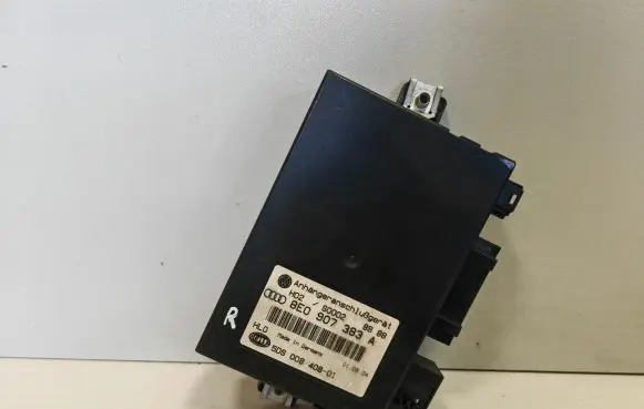 Volkswagen Touareg I Tow bar trailer control unit/module 8E0907383A 5DS00840801