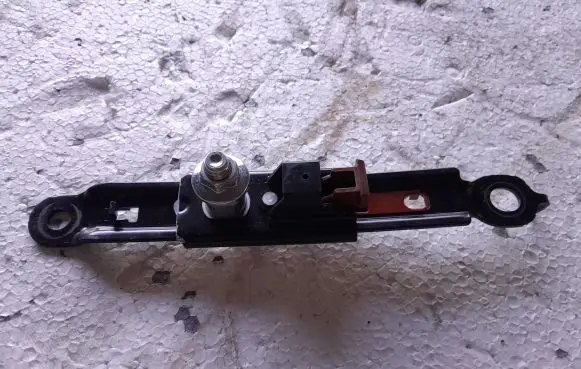 Lexus RX 450H Seat belt height adjuster H640001
