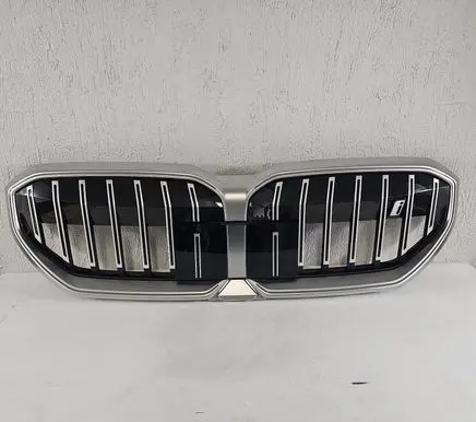 BMW i5 G60 Front bumper upper radiator grill 8084683