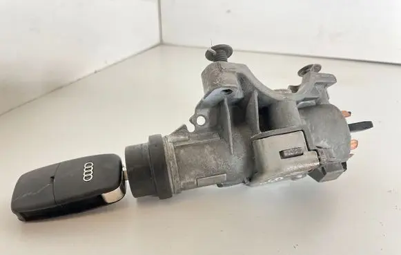 Audi A4 S4 B6 8E 8H Ignition lock 4B0905851G