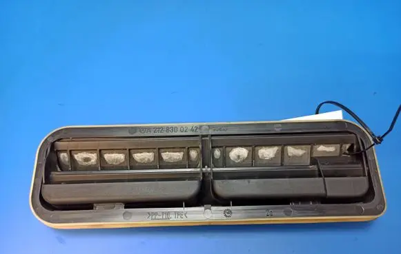 Mercedes-Benz E W212 Quarter panel pressure vent A2128300242