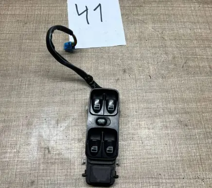 Mercedes-Benz E W211 Electric window control switch 27030750479 501956