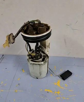 Volkswagen PASSAT B5.5 In-tank fuel pump 88457310