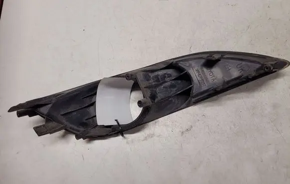 Toyota Auris 150 Front fog light trim/grill 8148202040