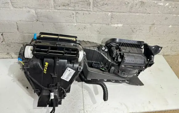 Skoda Octavia Mk2 (1Z) Interior heater climate box assembly 71401110132 F998672X 121820003FA