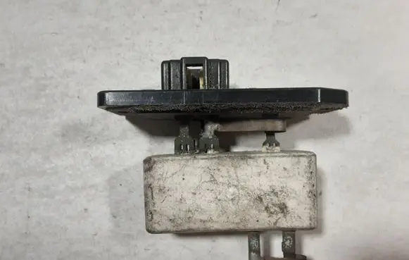 Mitsubishi Space Star Heater blower motor/fan resistor