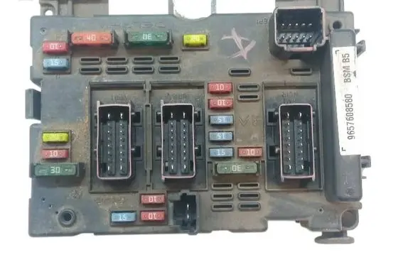 Peugeot 307 BSM Control unit 9657608580