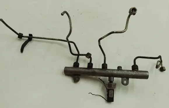 Volvo S40 Fuel main line pipe