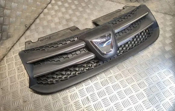 Dacia Sandero Front grill 623107634R