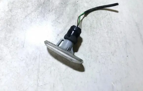 Audi A6 S6 C5 4B Front fender indicator light