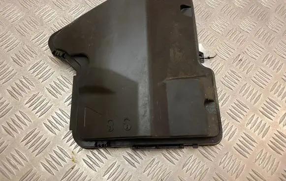 BMW X6 F16 Fuse box cover 7555124